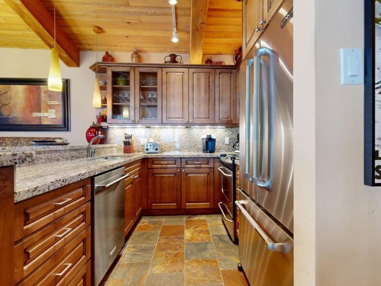 Top of the Village - Summit 305 2