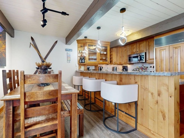 Top of the Village - Summit 106 3