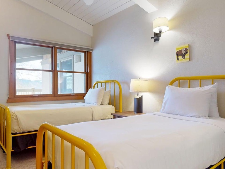 Top of the Village - Leaf 903 3