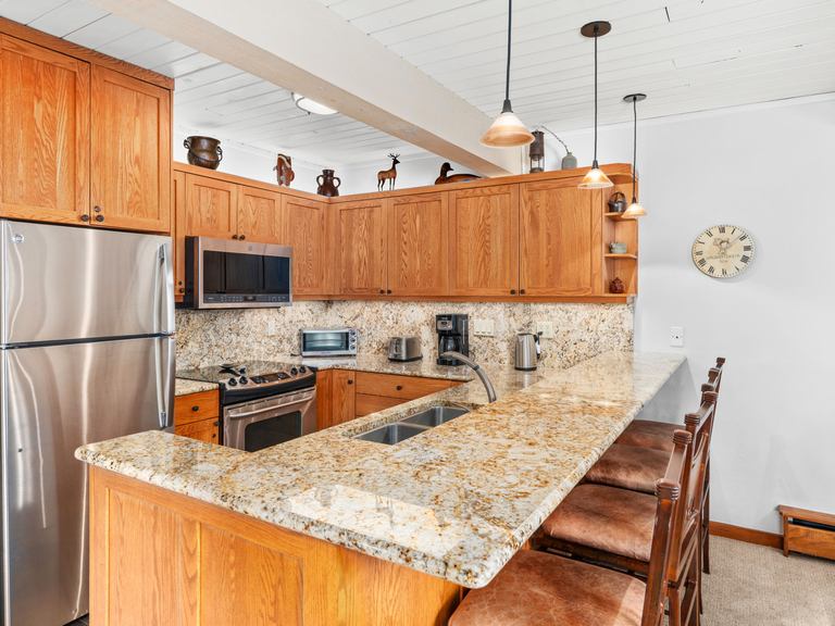 Top of the Village - Leaf 401 3