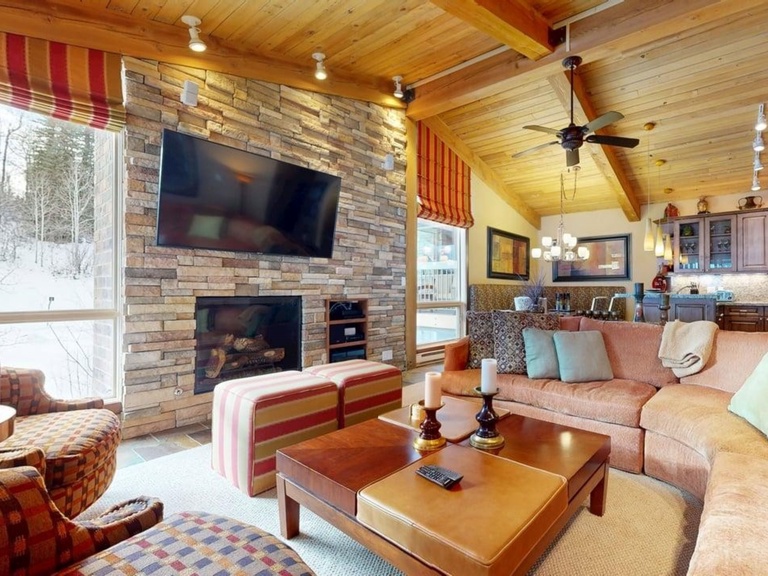 Top of the Village - Summit 305