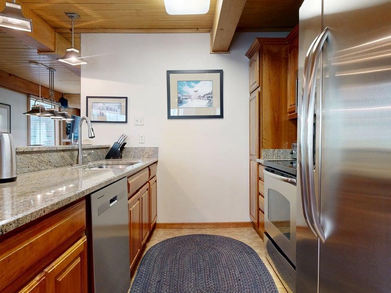 Top of the Village - Leaf 602 2