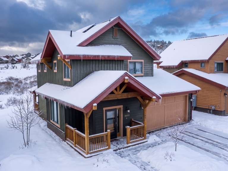 2002 Lupine Lane