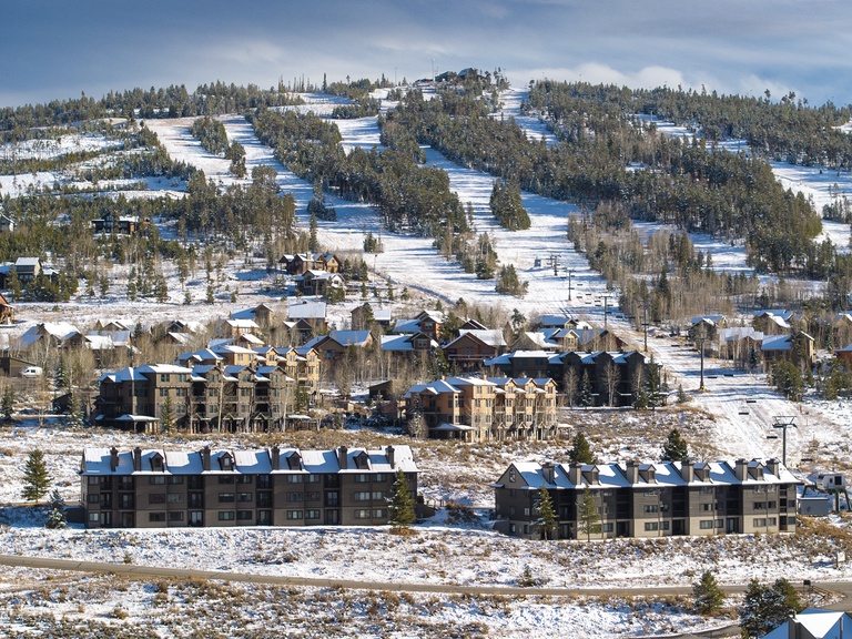 Summit Unit 3305