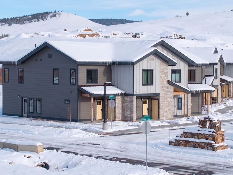 103 Granby Meadow Dr