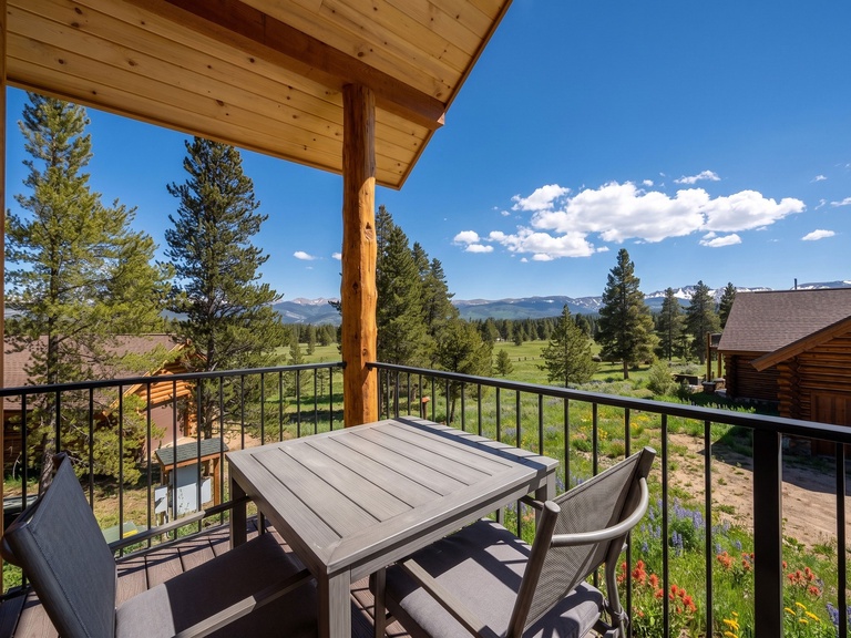 1585 Moose Run
