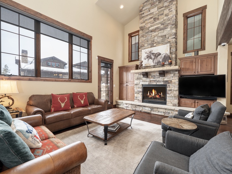 751 Mountain Terrace