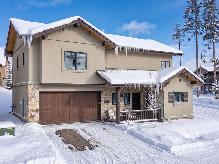 200 Quill Court