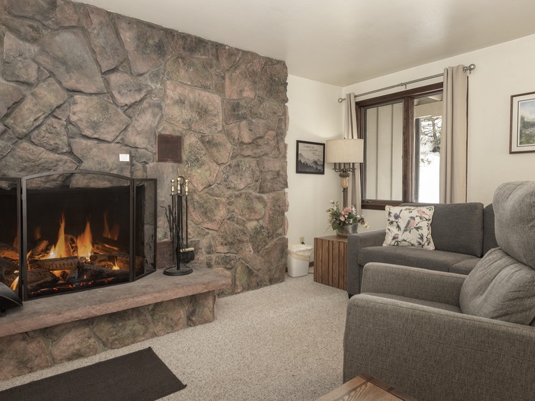 Hideaway Village Alpine 4