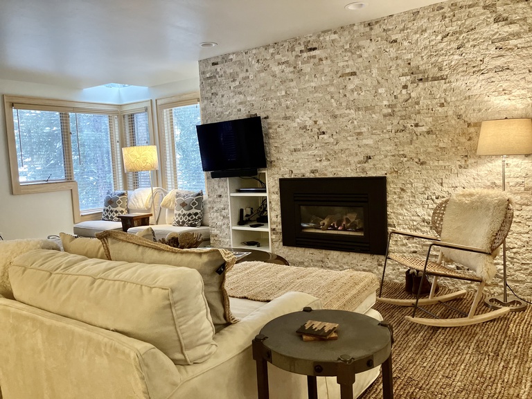 Iron Horse Building H Unit 2408