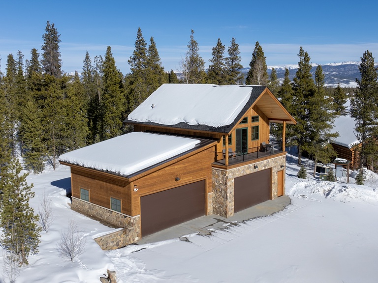 1585 Moose Run