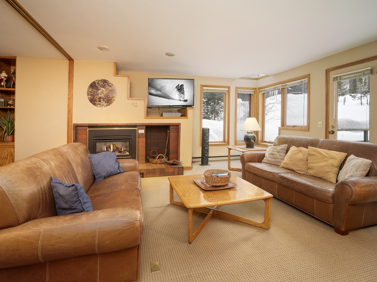 Iron Horse Building J Unit 1309