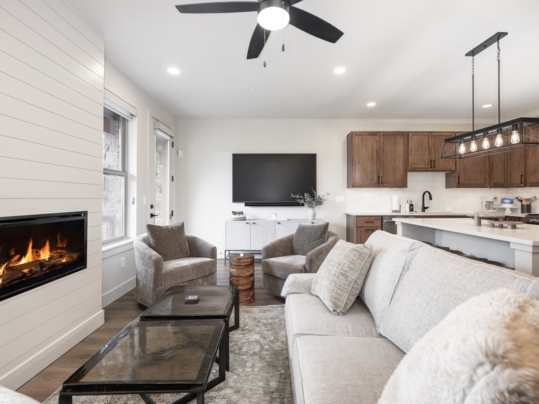 15 Saddle Horn Way - Rendezvous