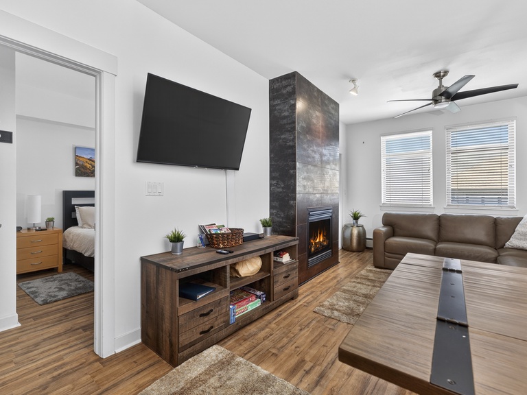 Founders Pointe 4646