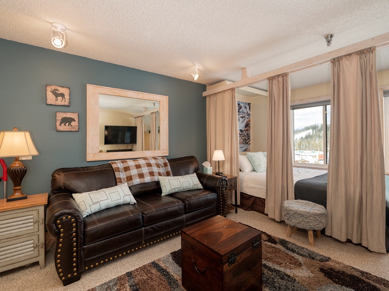 Snowblaze Condos Building E Unit 102