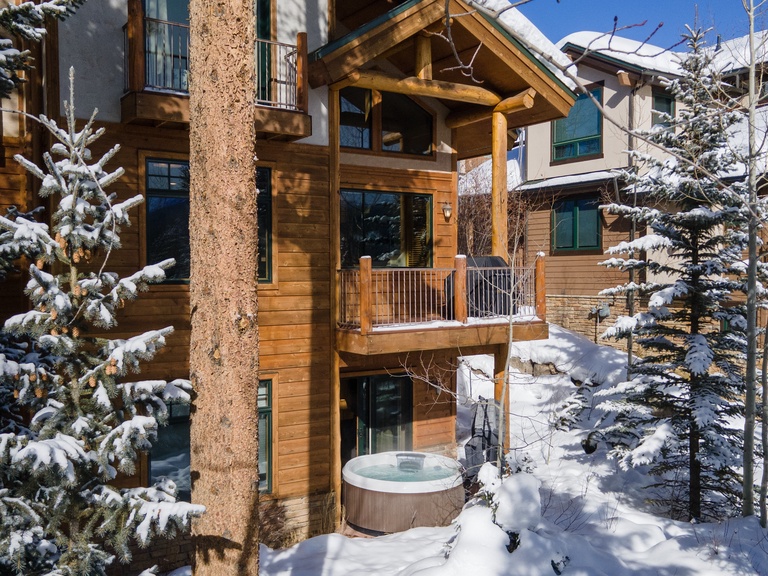 12 Yukon Lane Townhome