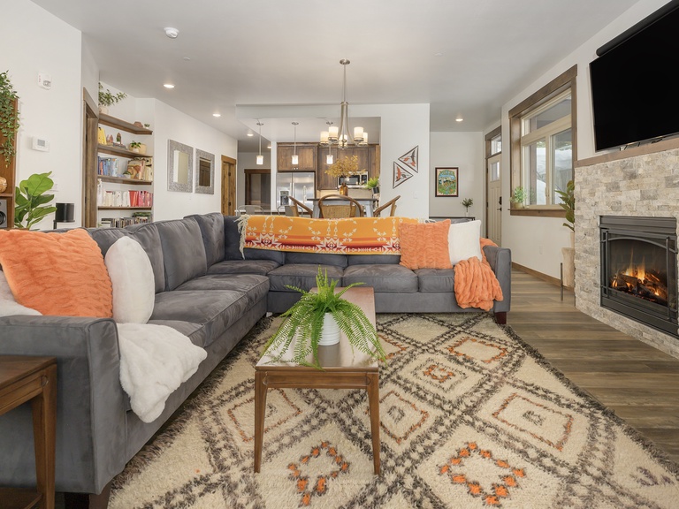 448 Cranmer Unit 103