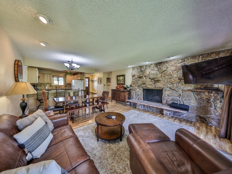 Hi Country Haus Unit 1801