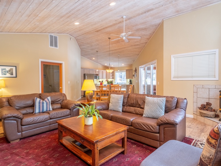 Three Pines Family Cabin