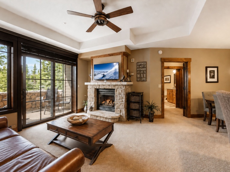 Crystal Peak Lodge 7008