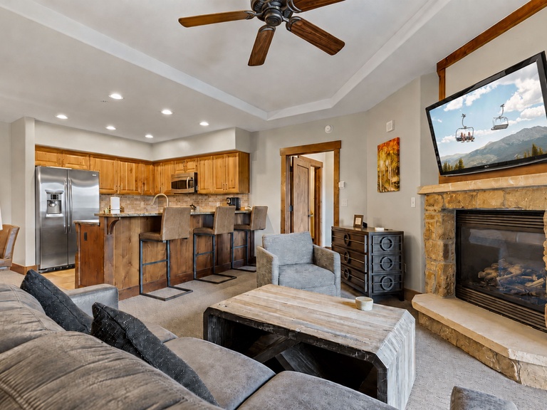 Crystal Peak Lodge 7204
