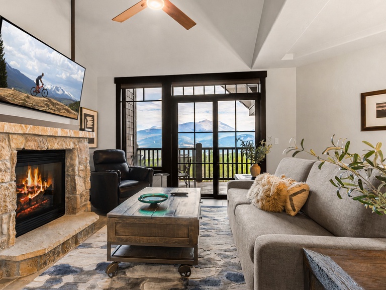 Crystal Peak Lodge 7404