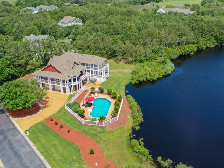 CC124: Corolla Beach House (Formerly Kari'd Away)