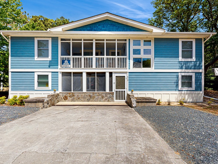 * KDN4512: Sandy Feet Retreat