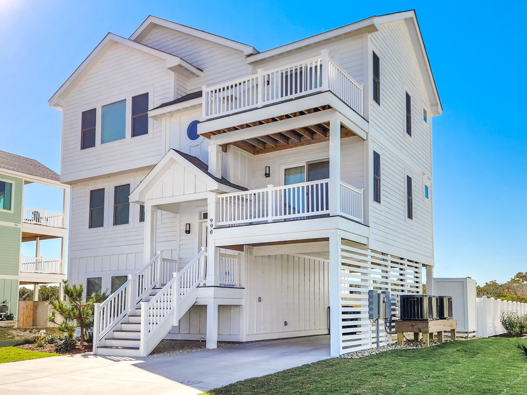 M990: BEAK n Breeze (formerly North Harbor View Haven)
