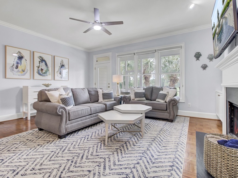 Commons Court 3 by Wild Dunes 3