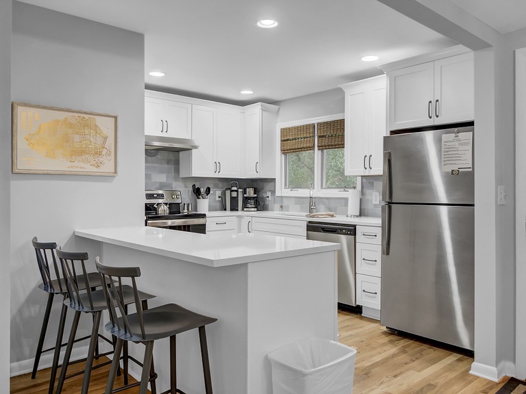 Twin Oaks Cottage 24