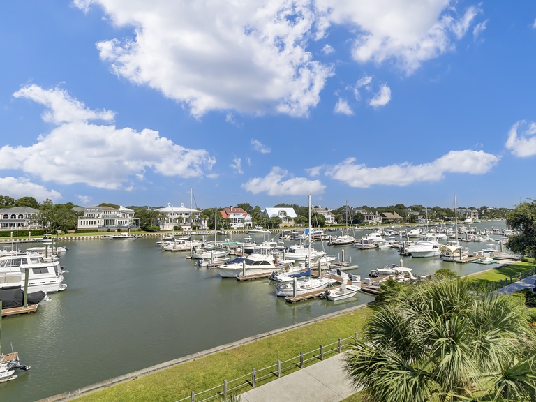 Yacht Harbor Court 30