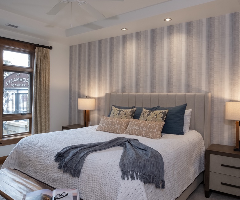 Bedroom 1, Main Level - Primary king suite