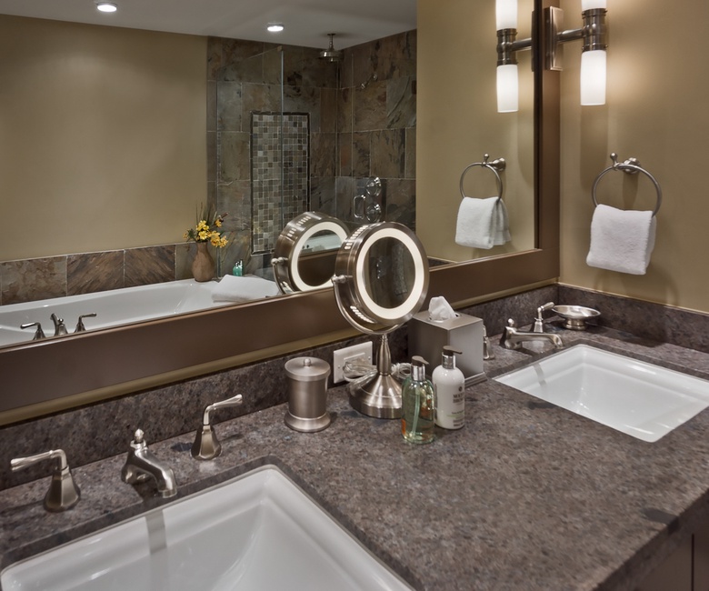 Bedroom 2, Main Level - Ensuite