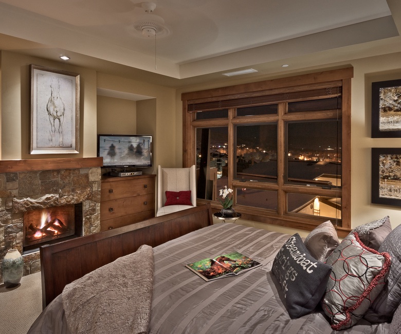 Bedroom 1, Main Level - Primary king suite with fireplace