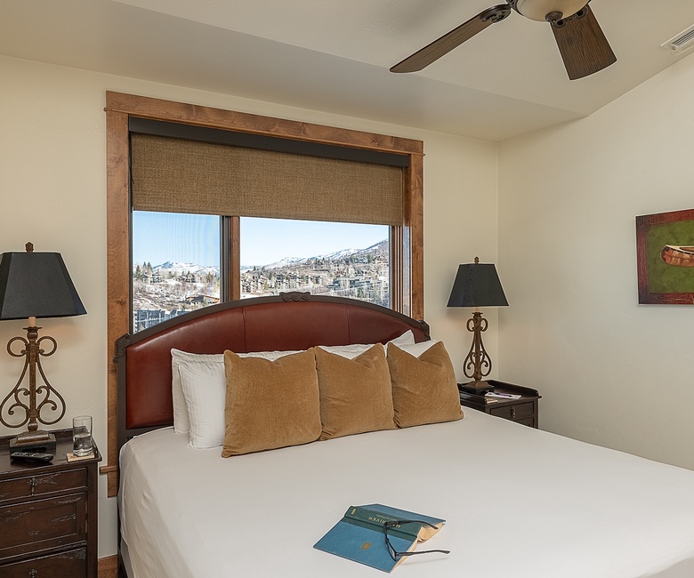 Bedroom 2, Main Level - King bed