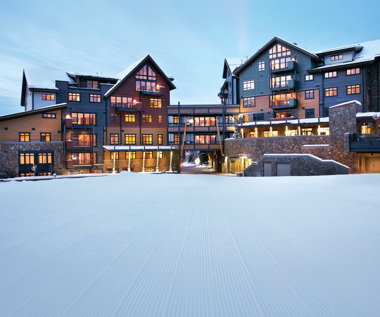 One Steamboat Place: Ski right into One Steamboat Place
