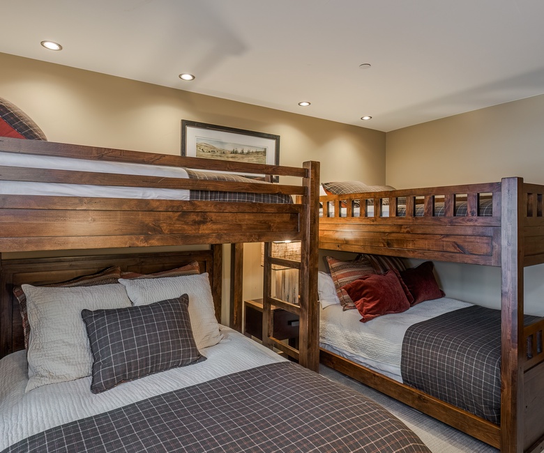 Bedroom 4, Main Level - Bunkroom with twin-over-twin and twin-over-queen bunk beds