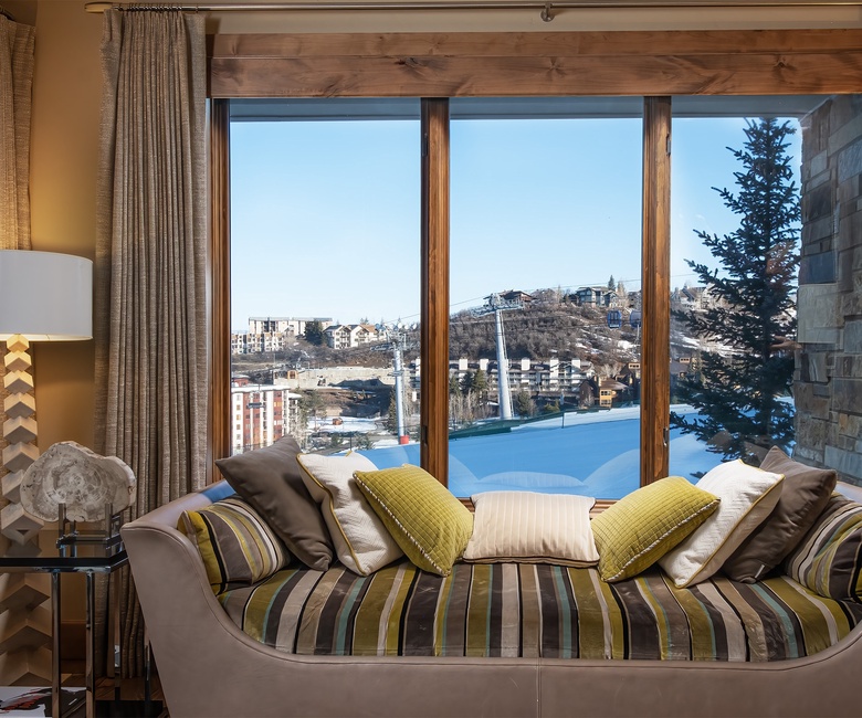 Great Room, Main Level - Slopeside window seating