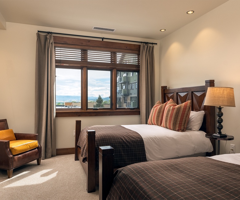 Bedroom 4, Main Level - Two full beds
