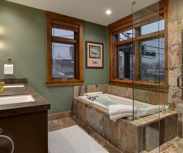 Bedroom 2, Main Level - King ensuite