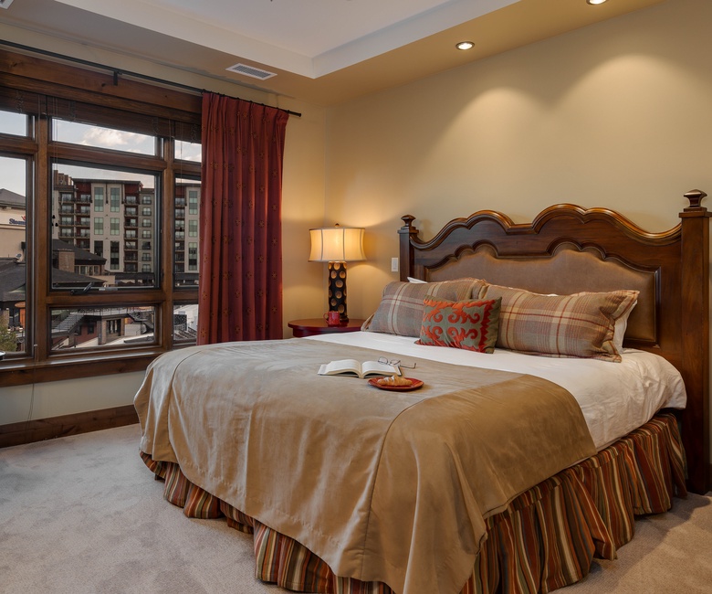 Bedroom 1, Main Level - Primary bedroom