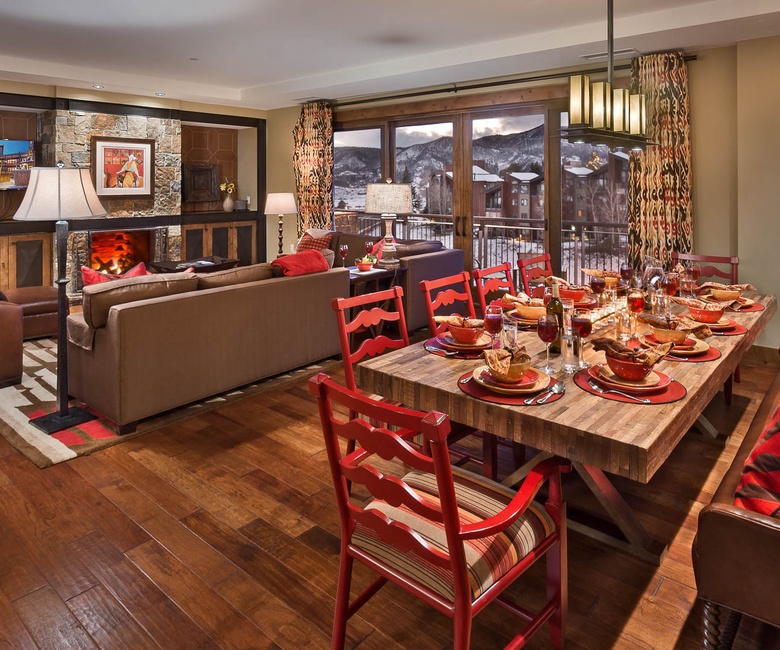 Dining Area, Main Level - Seating for 8