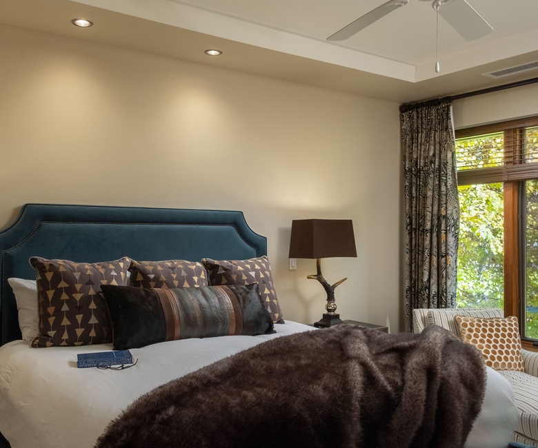 Bedroom 1, Main Level - Primary king suite