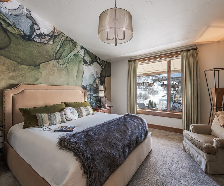 Bedroom 4, Main Level - Spacious king bed with views