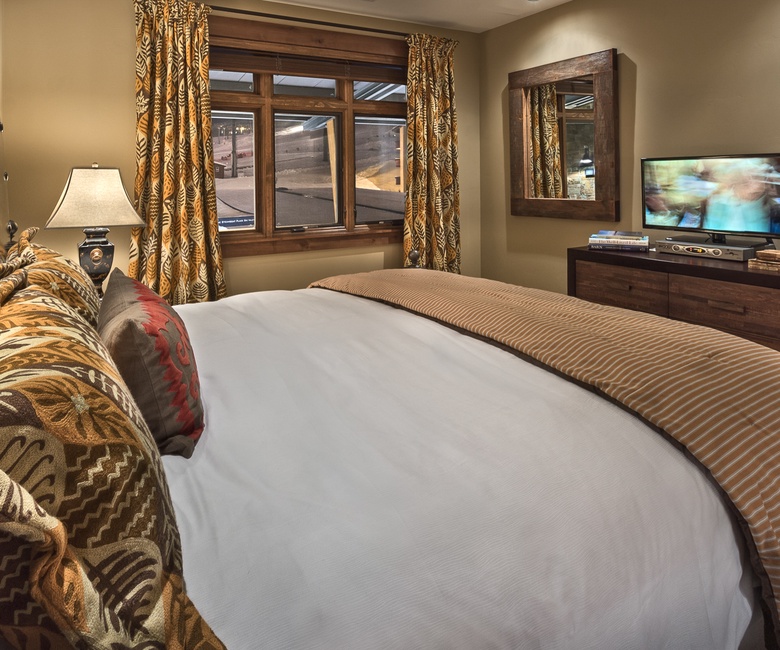 Bedroom 2, Main Level - King suite