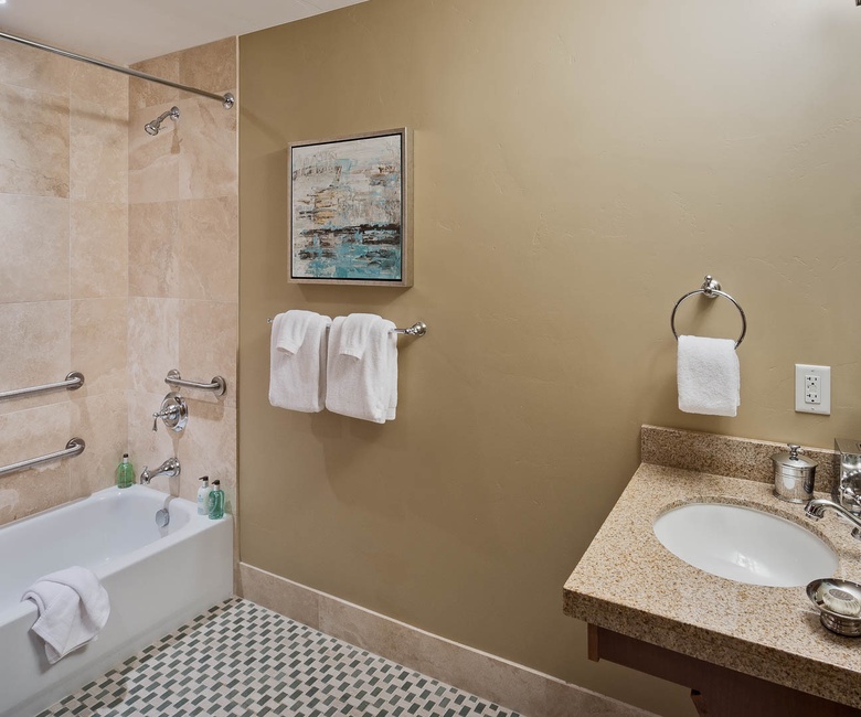 Bedroom 4, Main Level - King ensuite