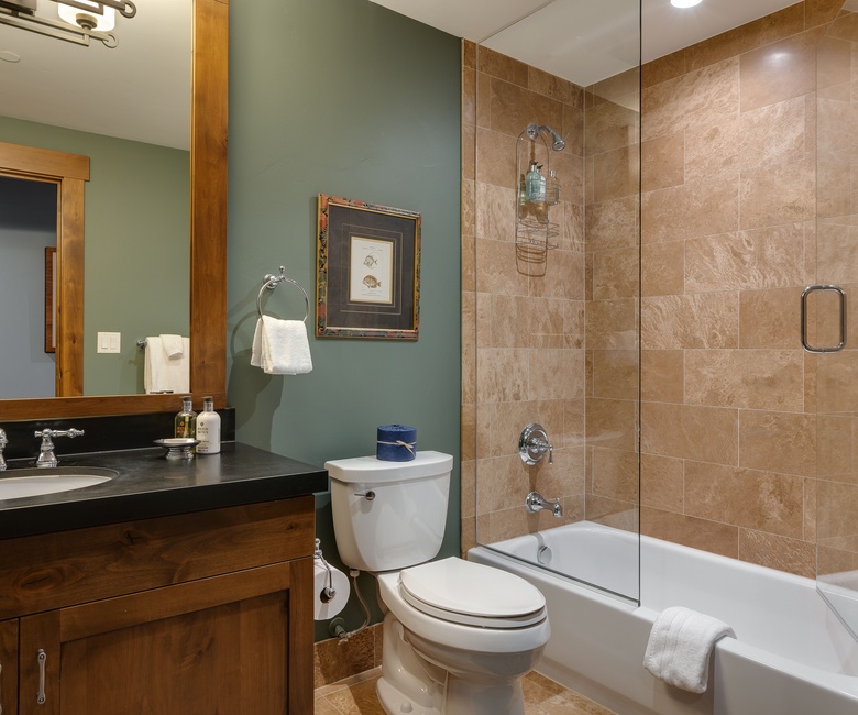 Shared Bathroom, Main Level - Hall bathroom adjacent to Bedroom 3
