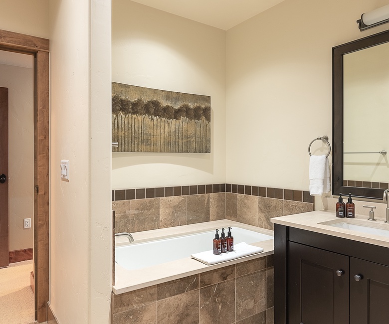 Hall Bathroom, Main Level - Shared hallway bath adjacent to Bedrooms 4 and 5