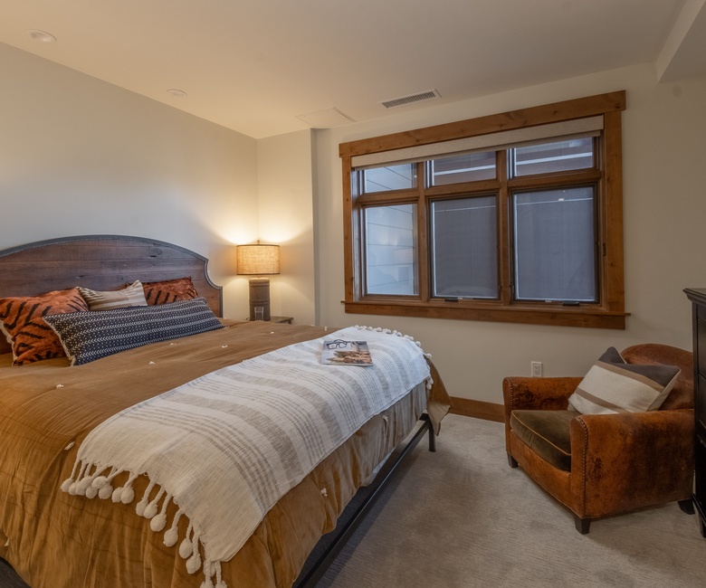 Bedroom 3, Main Level - King suite